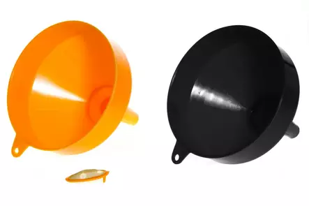 Polttoainesuppilo + sihti 21 cm - Bensindunkar och kannor - 6410411826498 - 1